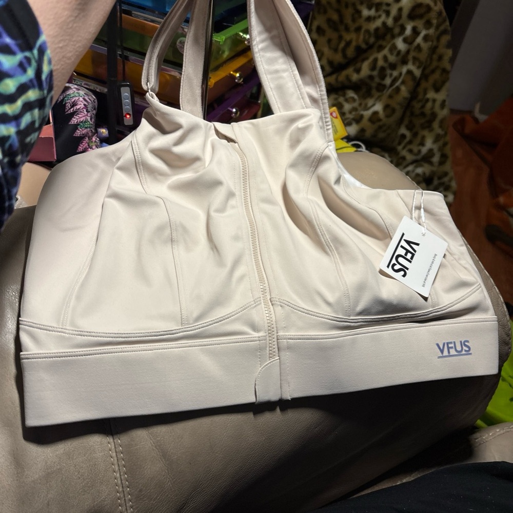 VFUS Latte Beige Zip Front High Impact Wireless Sports Bra Sz XX-Large.  NWT!